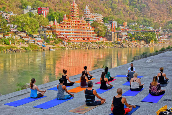 Holistic Healing Through a Detox Retreat in Rishikesh